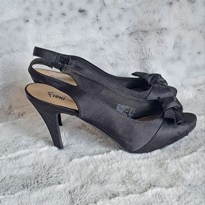 Fioni night Satin black open toe bow Feminine Holiday Partt 4in. Heel. Size 9.5.
